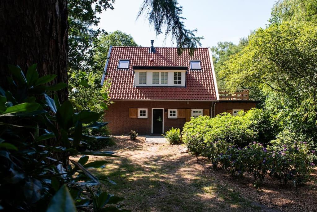 Fantastisch Familiehuis Met Grote Tuin I Bosrijk Lunteren Buitenkant foto
